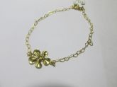 Pulseira flower com corações folhe.ouro